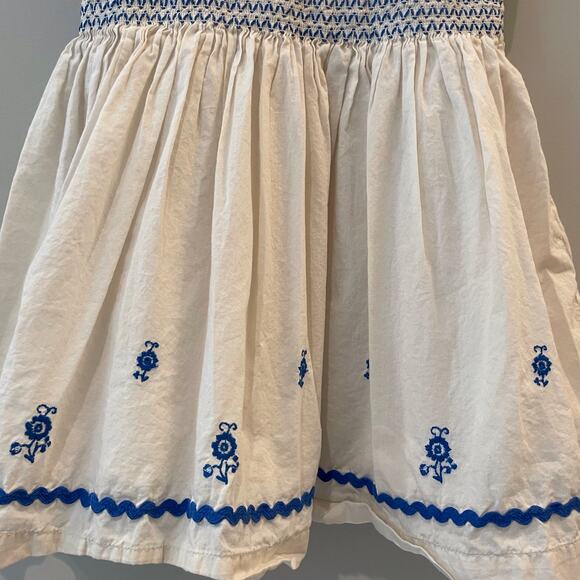 Mini Boden Embroidered Shirred Dress Floral Smocked Spring Vanilla Pod Blue 4-5Y - Picture 5 of 13